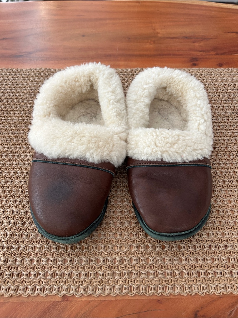 Garneau Handmade Sheepskin Slippers sz 6 women’s Made in Quebec